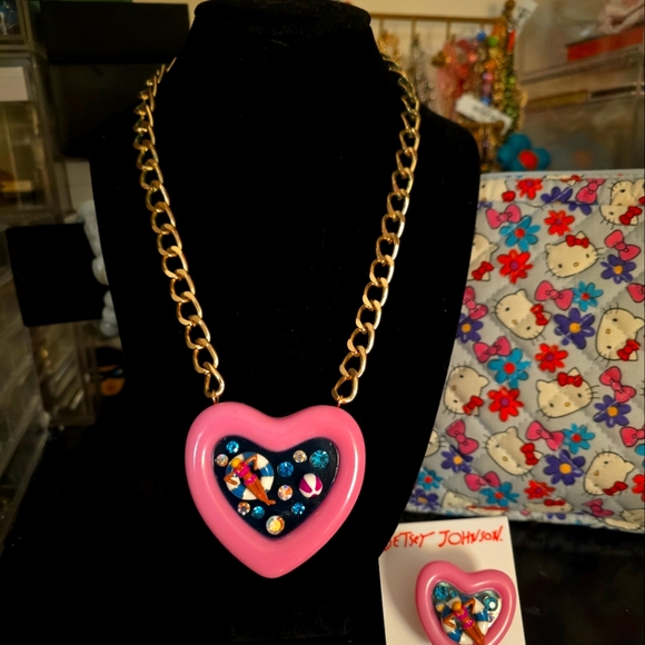 BETSEY JOHNSON BETSEYS POOL PARTY WITH GIRL AND BEACH BALL NECKLACE W/ RING - Picture 1 of 2